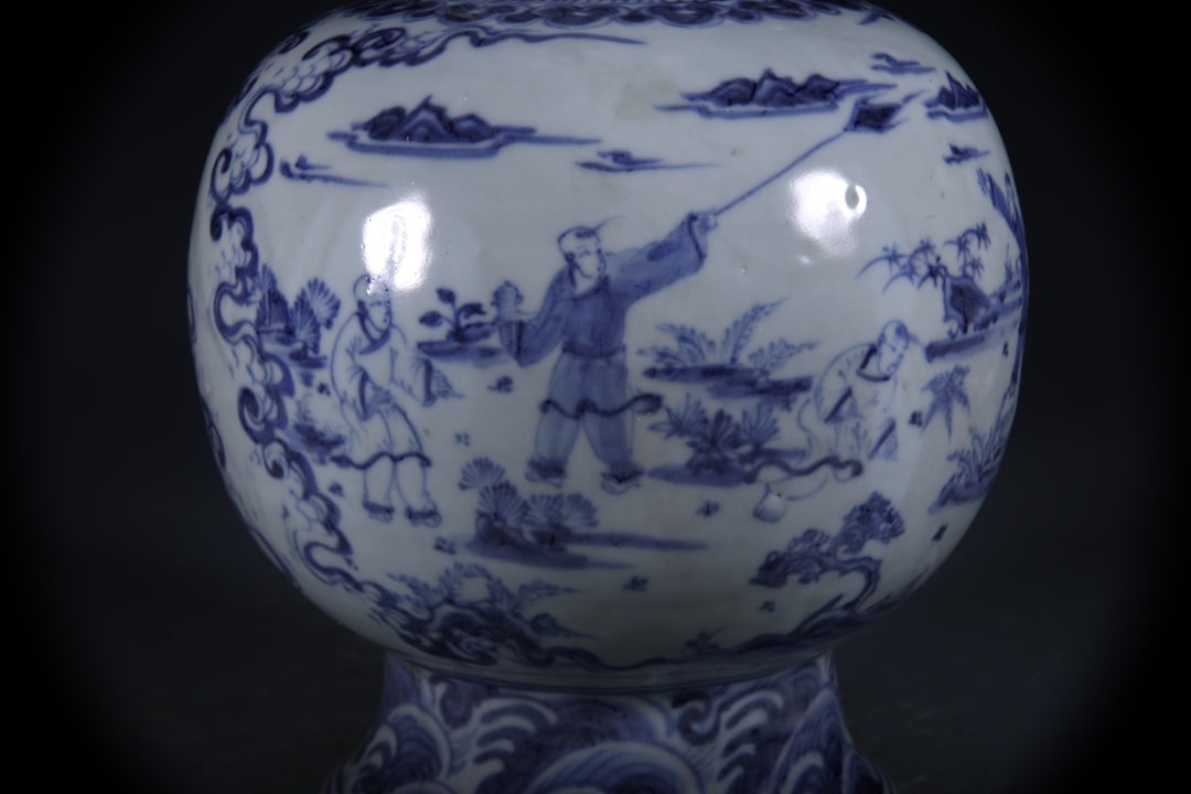 Blue and White Figures Pattern Vase - 7