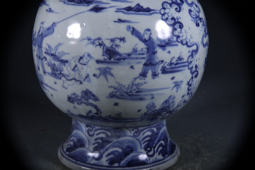 Blue and White Figures Pattern Vase - 8