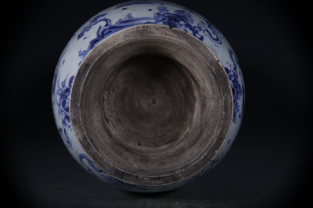 Blue and White Figures Pattern Vase - 9