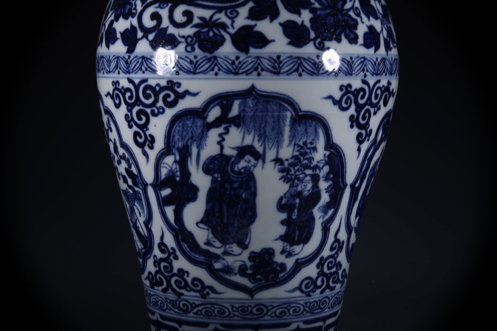 Blue and White Figures Pattern Vase - 5