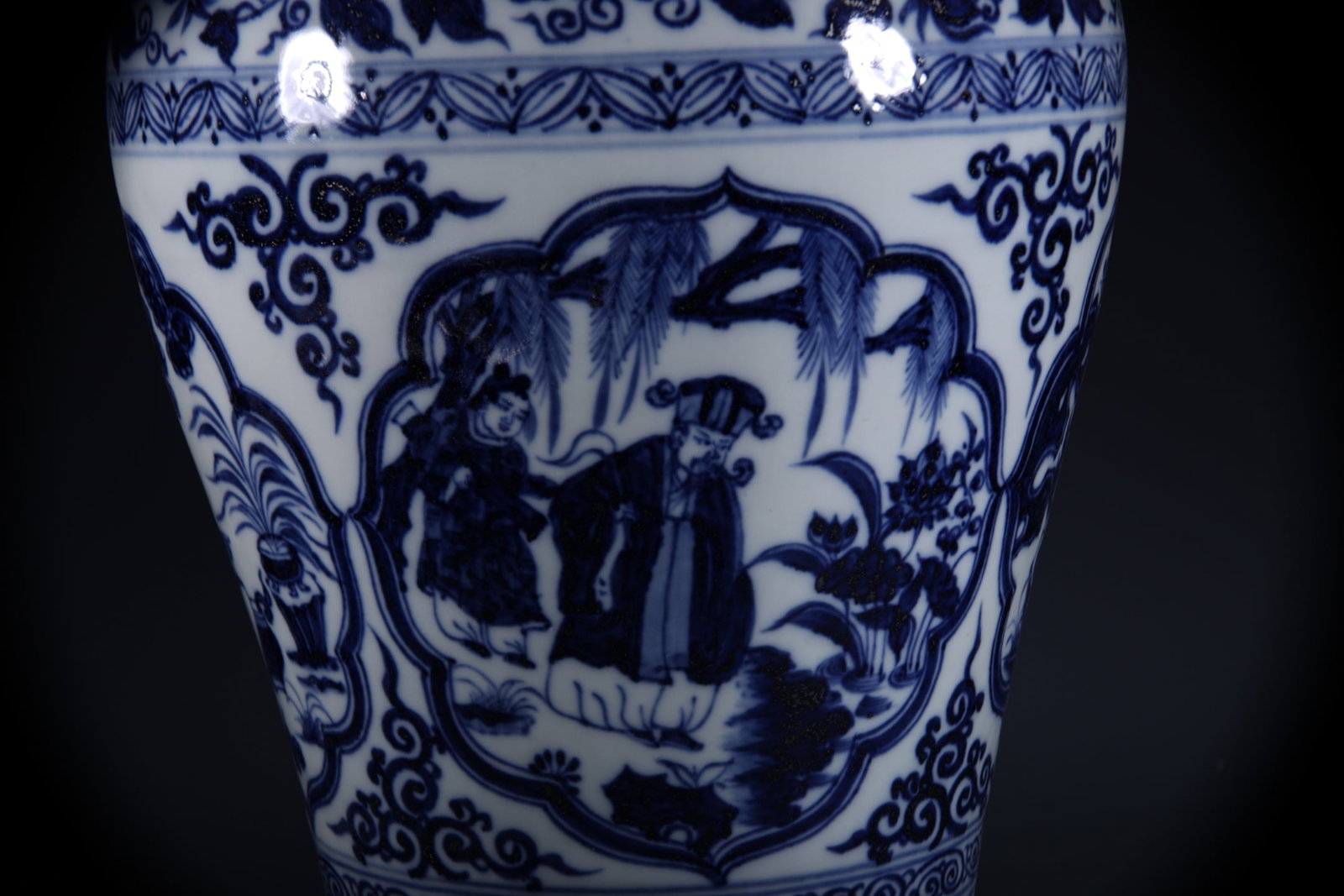 Blue and White Figures Pattern Vase - 7