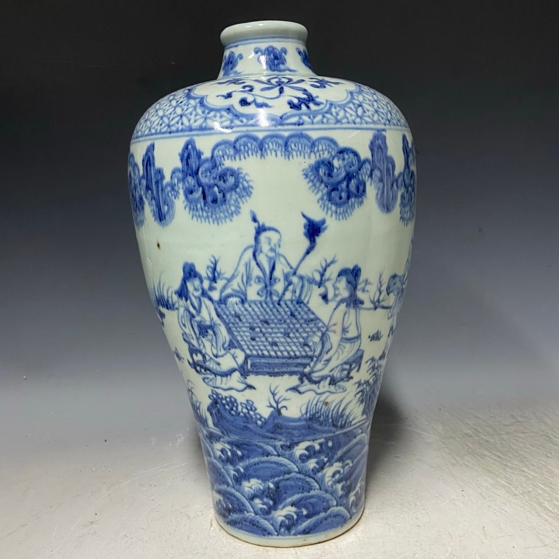 A Exquisite Blue and White Figures Pattern Vase: A Exquisite Blue and White Figures Pattern Vase,Ming Dynasty, China,Size:14.4inx2.4in 中国明代,青花人物纹瓶
