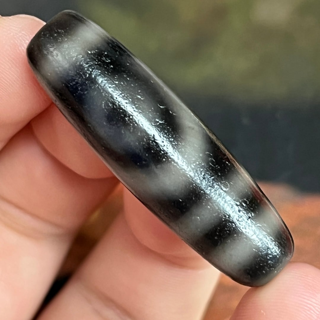 A Exquisite Two-Eye Dzi Bead - 2