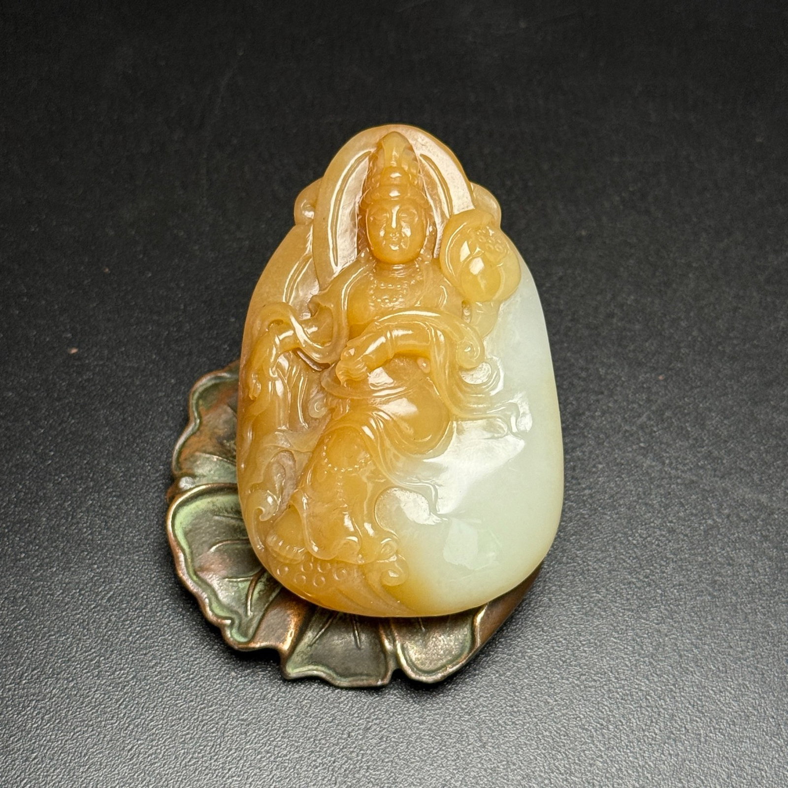 An Exquisite White Jade Statue of Avalokitesvara Dragon Pattern Pendant (1 of 7)