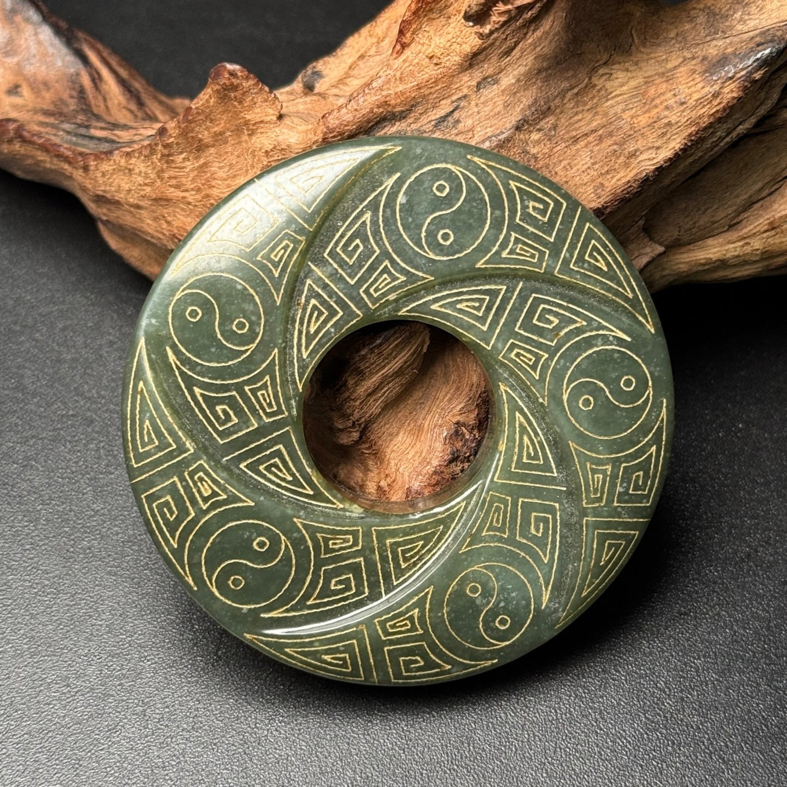 An Exquisite Jasper Trigram Pattern Pendant - 4