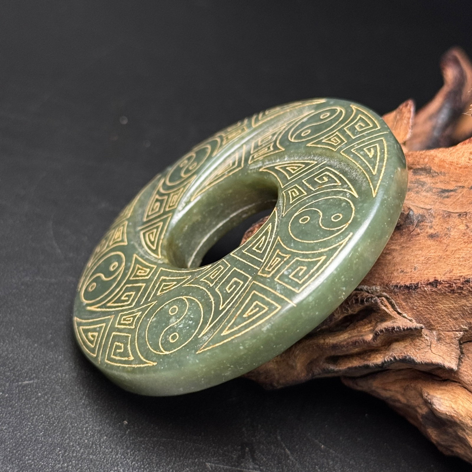 An Exquisite Jasper Trigram Pattern Pendant - 5