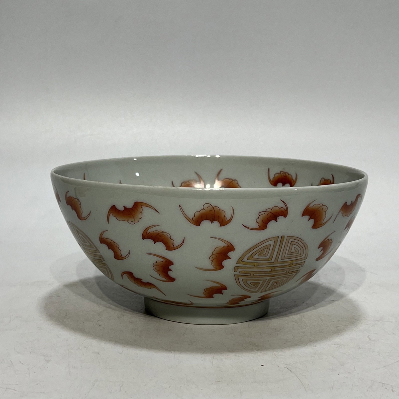 An Exquisite Famille-Rose Painted Gold Bats and Peach Pattern Bowl: An Exquisite Famille-Rose Painted Gold Bats and Peach Pattern Bowl,Qing Dynasty,China,With Mark,Size:6.7in 粉彩描金福寿纹碗,中国清
