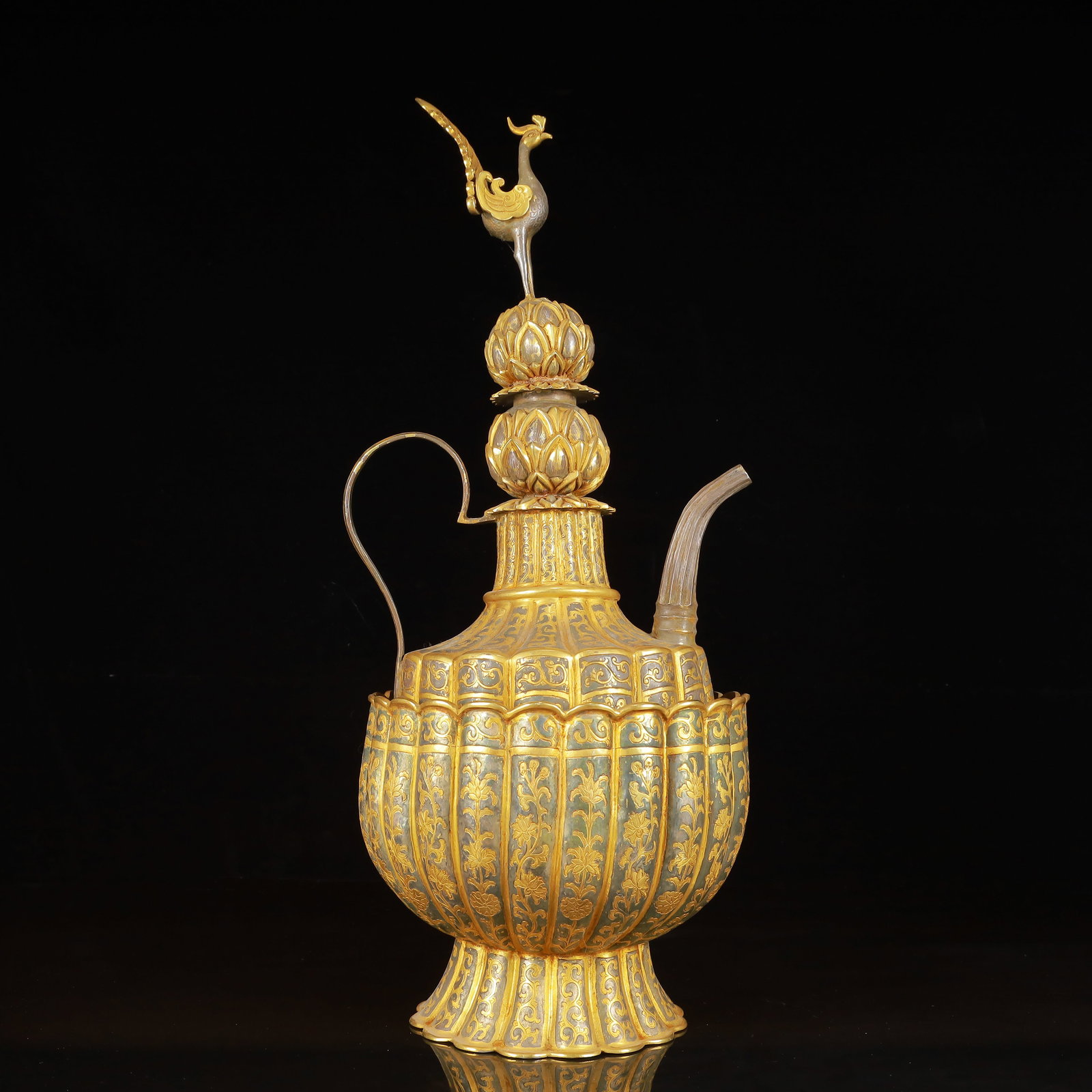 An Exquisite Gilt Silver Lotus Pattern Ewer (1 of 20)