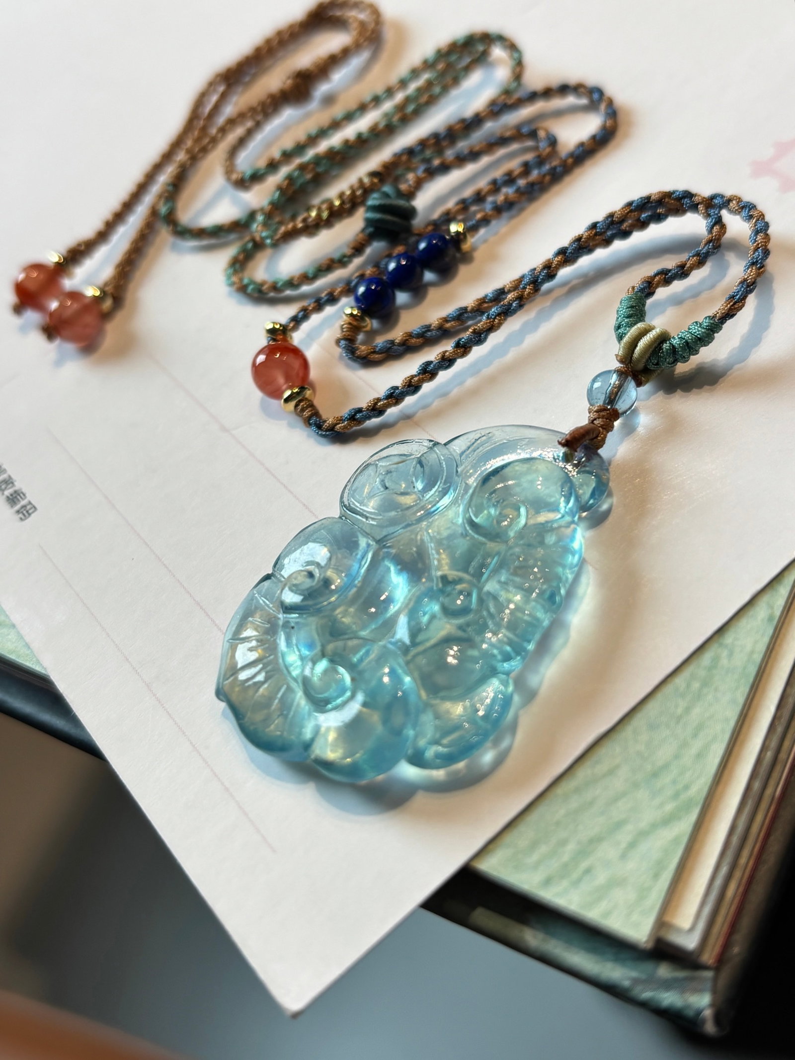 An Exquisite Aquamarine Ganoderma lucidum Pendant: An Exquisite Aquamarine Ganoderma lucidum Pendant,Size:36mmx27mmx7mm,Total Weight:11.2g 海蓝宝灵芝吊坠