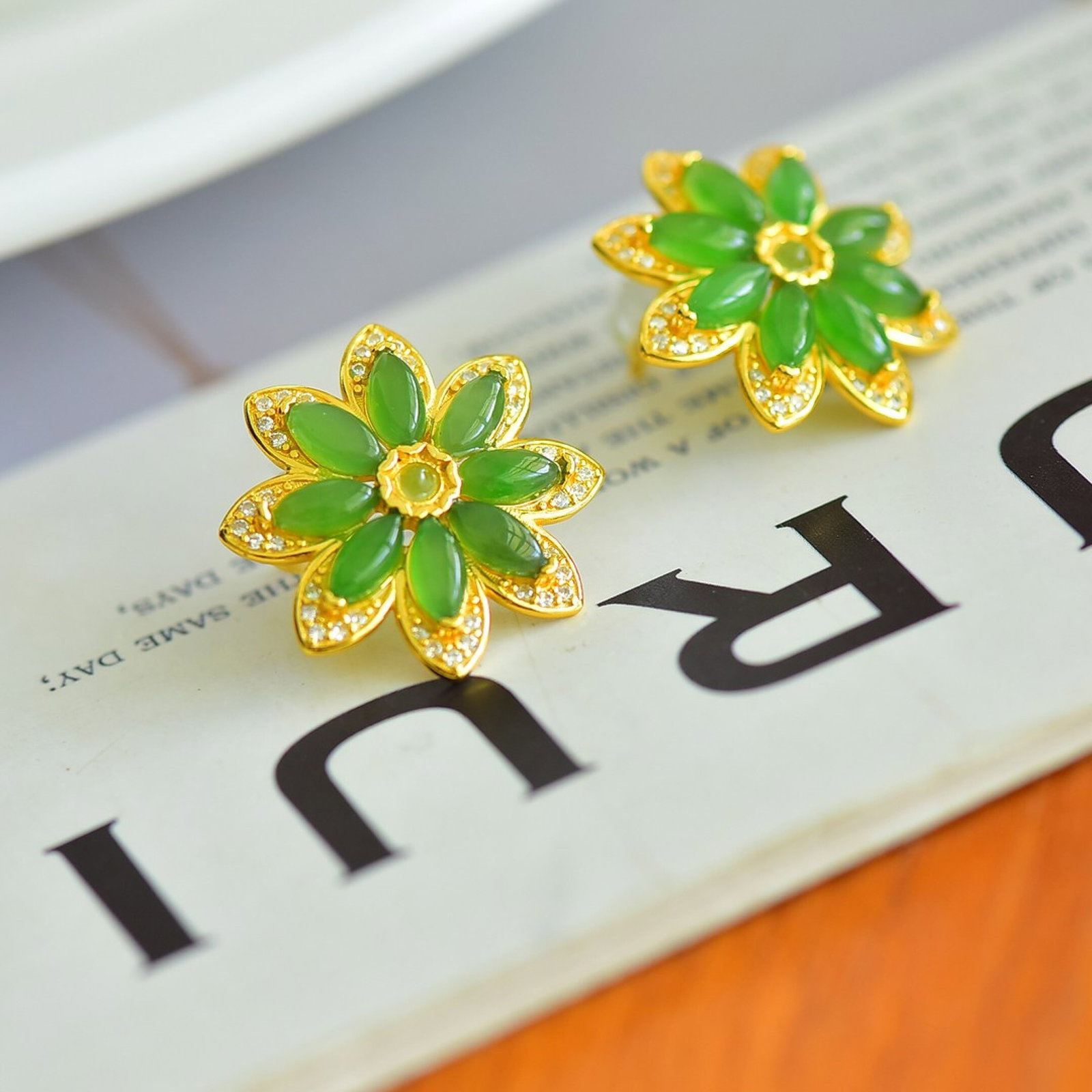 A Pair of Exquisite Sterling Silver-Gold Plated Inlaid Jasper Earring,Inlaid Diamonds: A Pair of Exquisite Sterling Silver-Gold Plated Inlaid Jasper Earring,Inlaid Diamonds,Size:3mmx6mm 