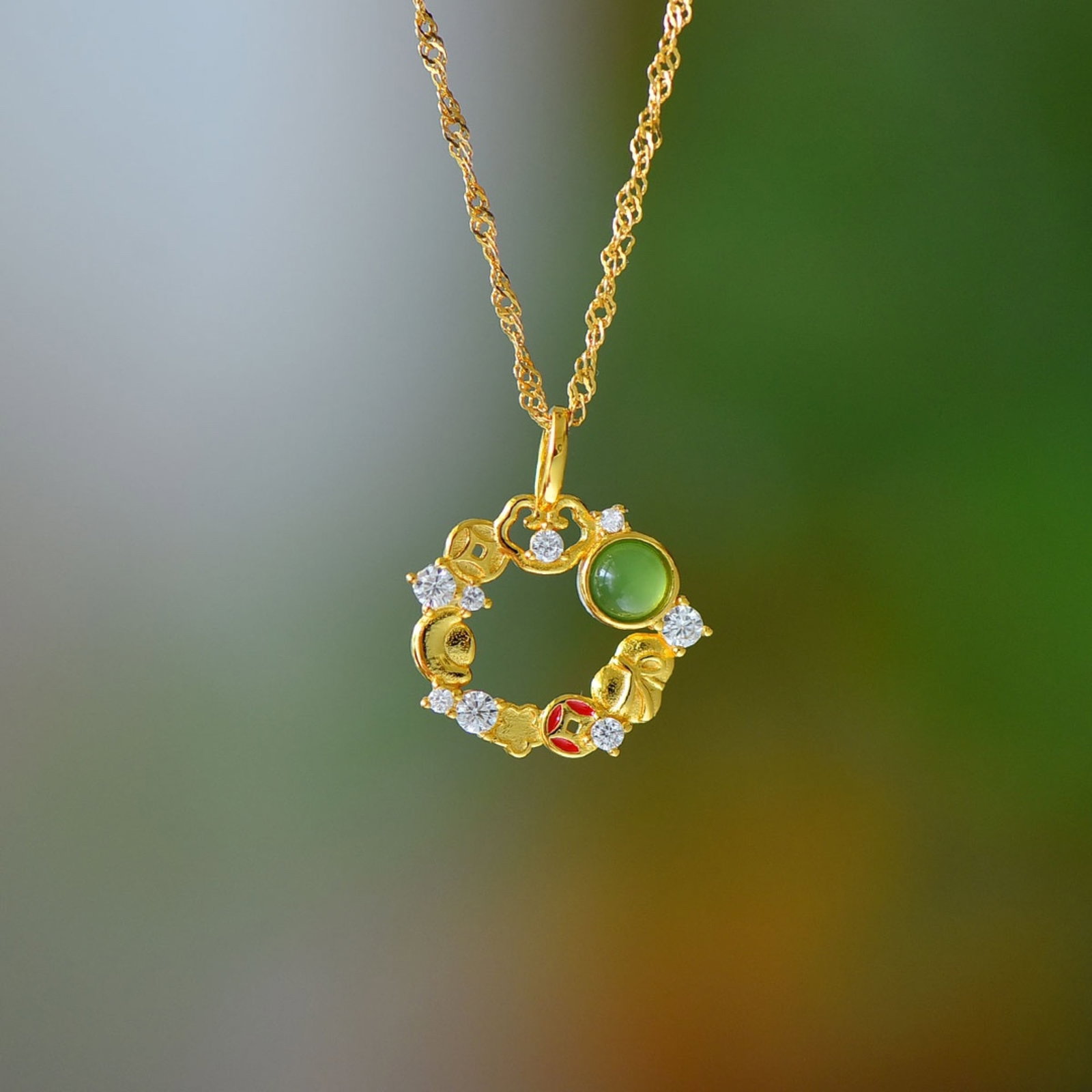 An Exquisite Sterling Silver-Gold Plated Inlaid Jasper Pendant,Inlaid Diamond: An Exquisite Sterling Silver-Gold Plated Inlaid Jasper Pendant,Inlaid Diamond,Size:4mmx4mm 纯银镀金镶碧玉吊坠,嵌钻石