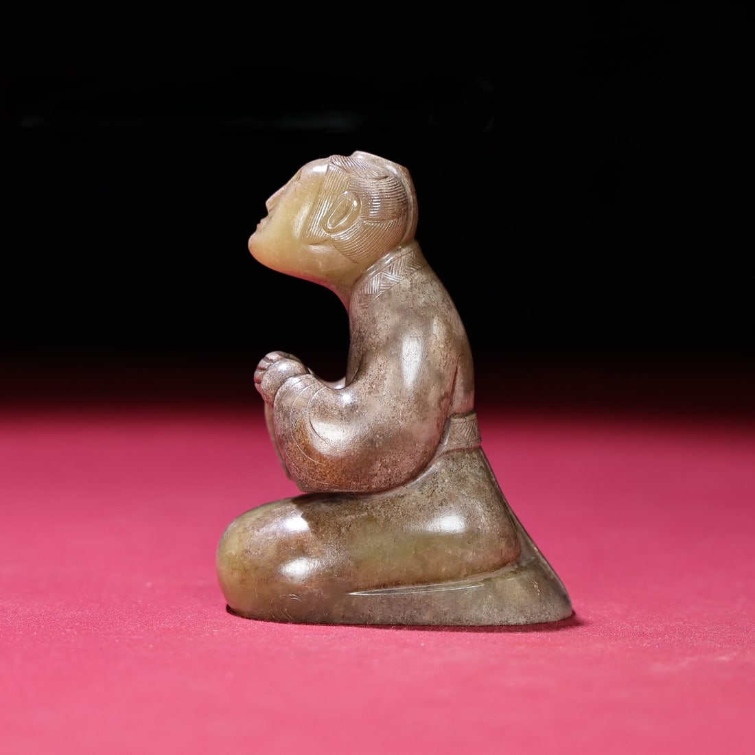 An Exquisite White Jade Figure Ornament: An Exquisite White Jade Figure Ornament,Qing Dynasty,China,Size:77mmx59mmx34mm,Weight:170g 白玉人物摆件,中国清代