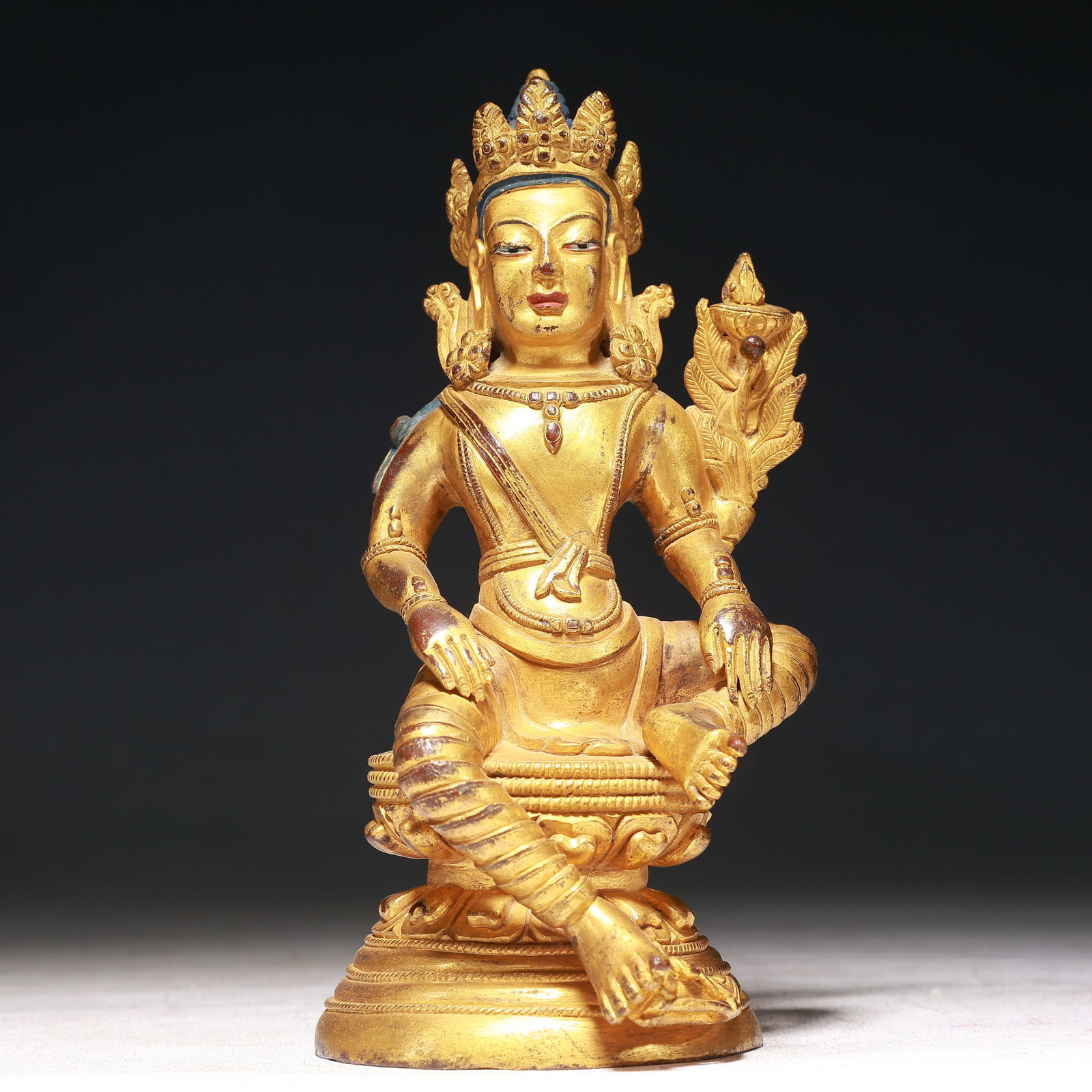 A Solemn Gilt Bronze Statue of Tara: A Solemn Gilt Bronze Statue of Tara,Qing Dynasty,China,Size:3inx6.7in,Weight:1000g 铜鎏金度母像,中国清代