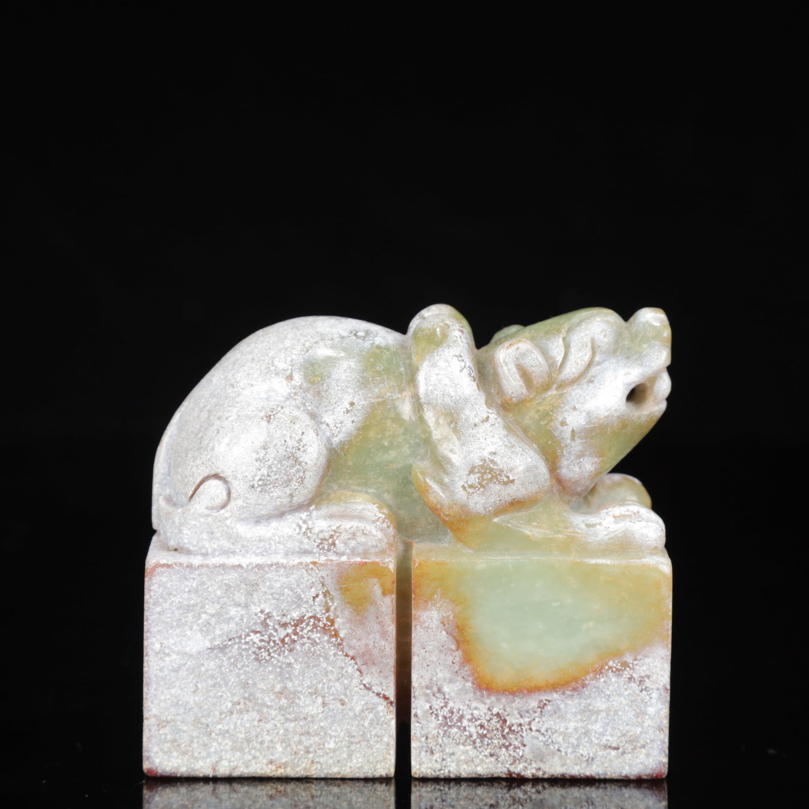 An Exquisite White Jade Auspicious Beast Seal (1 of 9)