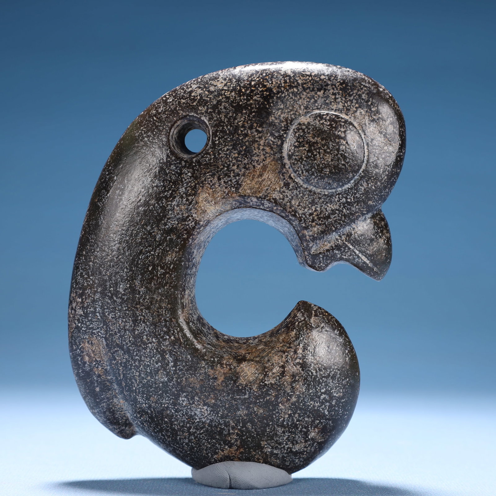 An Archaic Hongshan Culture Coal crystal Beast Pendant (1 of 7)