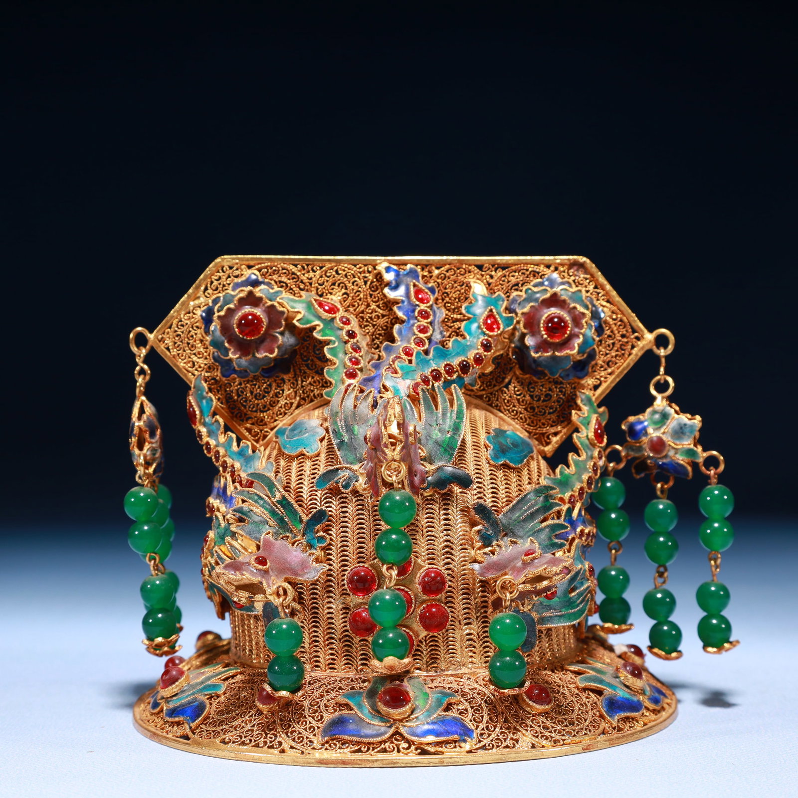 An Exquisite Filigree and Gilding Flower and Phoenix Pattern Hat,Inlaid Gems: An Exquisite Filigree and Gilding Flower and Phoenix Pattern Hat,Inlaid Gems,Qing Dynasty,China,Qianlong Four-character Mark,Size:5.1inx4.7in,Weight:400g 掐丝鎏金花ࡔ