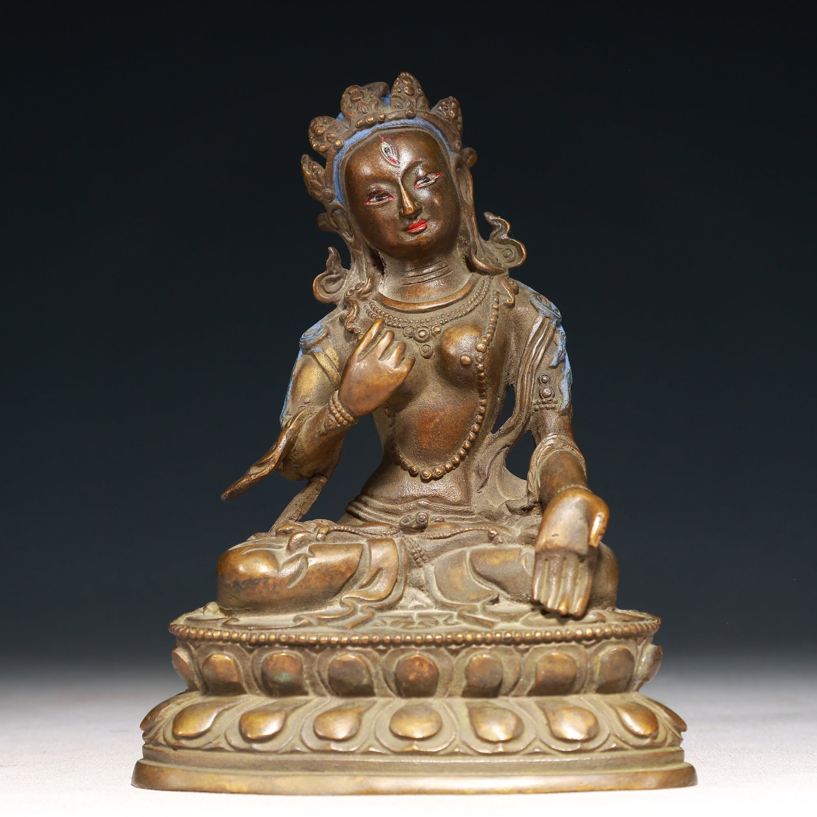 A Solemn Bronze Statue of Tara: A Solemn Bronze Statue of Tara,Qing Dynasty,China,Size:4.9inx3inx6.7in,Weight:800g 铜度母像,中国清代