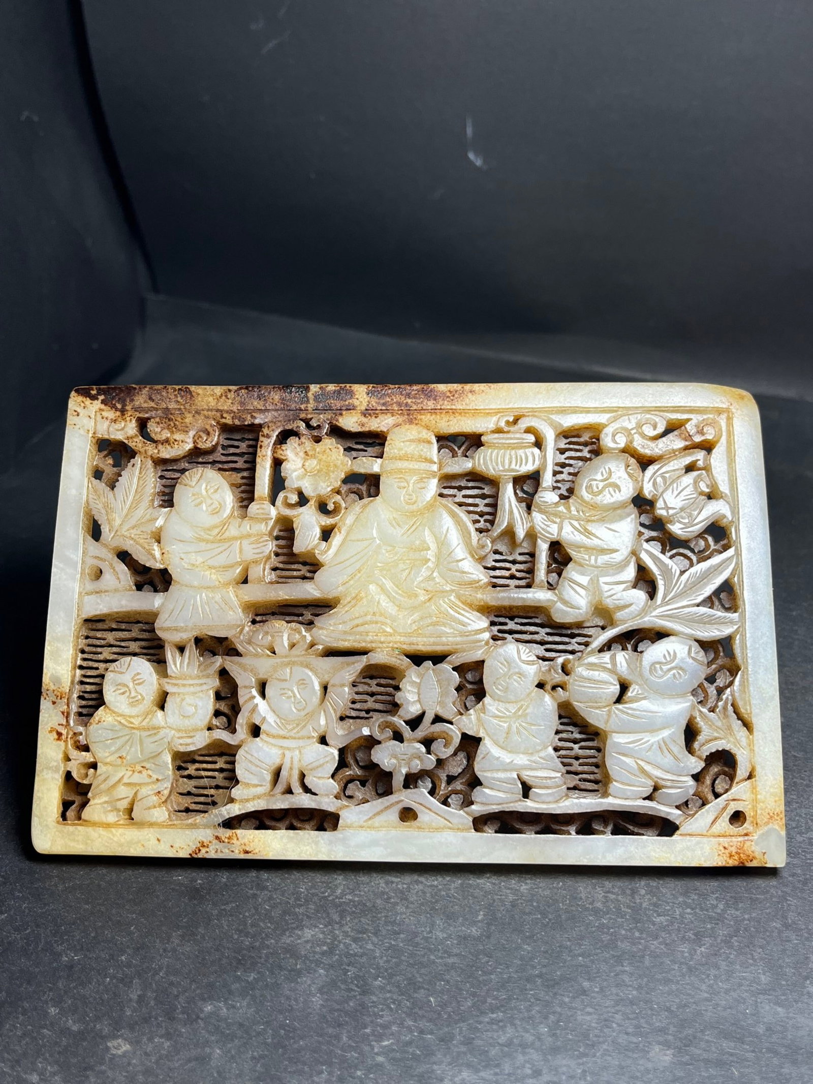 An Exquisite White Jade Hollow Figure Pattern Pendant: An Exquisite White Jade Hollow Figure Pattern Pendant,Qing Dynasty,China,Size:148mmx8mmx98mm,Weight:245g 白玉镂空人物纹挂件,中国଀