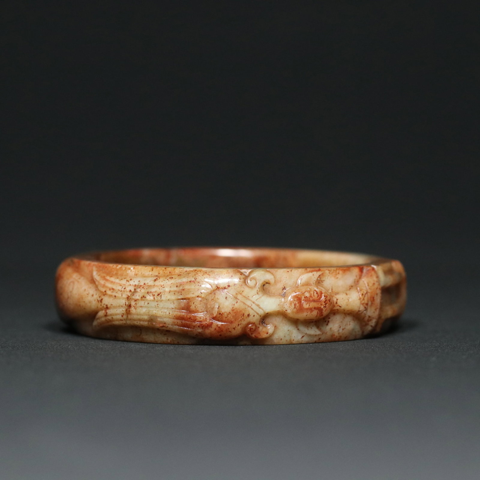 An Exquisite White Jade Figure Pattern Bracelets: An Exquisite White Jade Figure Pattern Bracelets,Qing Dynasty,China,Size:3.1inx0.7inx2.4in,Weight:71.9g 白玉人物纹手镯,中国清代