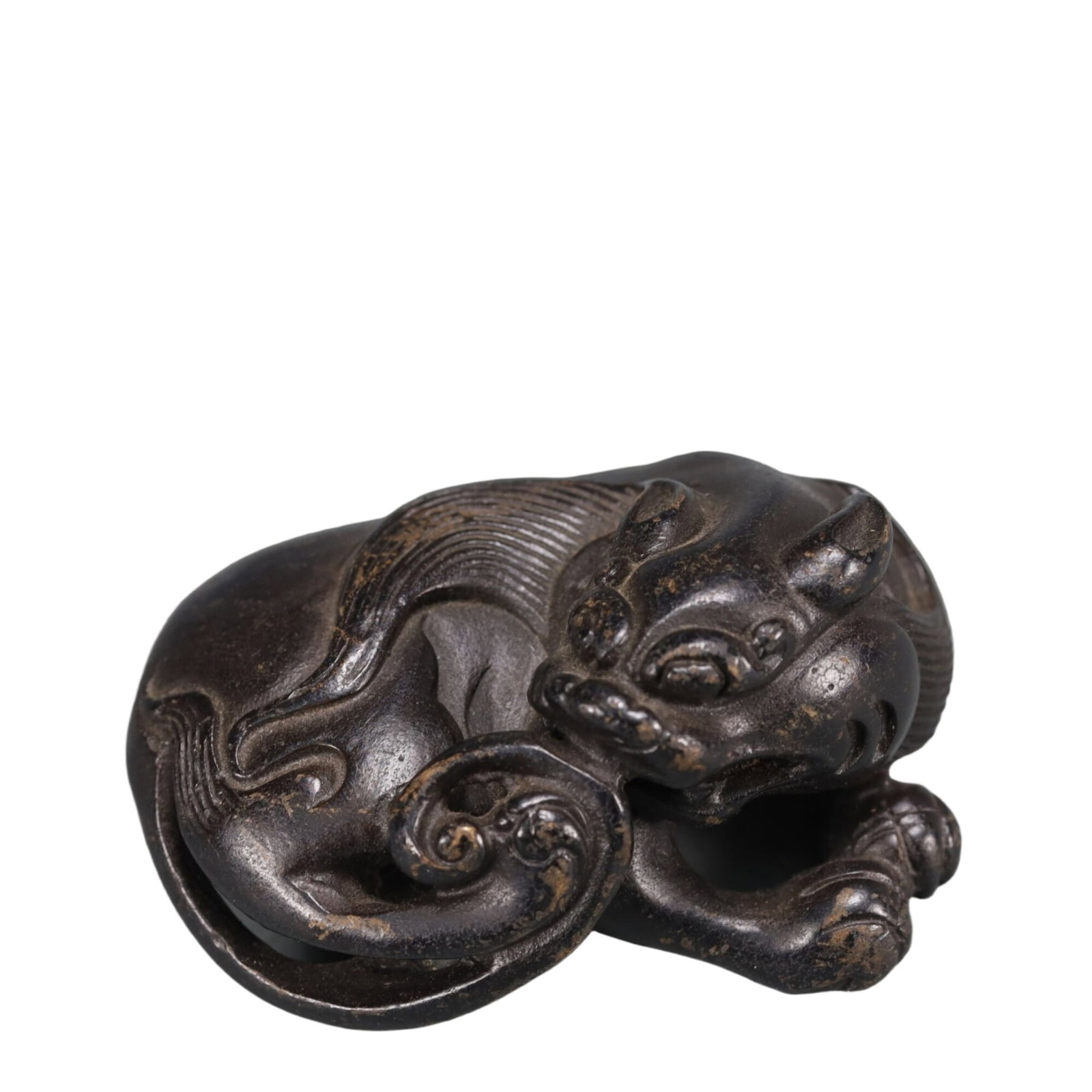 An Exquisite Bronze Auspicious Beast Ornament: An Exquisite Bronze Auspicious Beast Ornament,Qing Dynasty, China,Size:2.6inx1.8inx1.4in Weight:194.8g 铜瑞兽摆件,中国清代