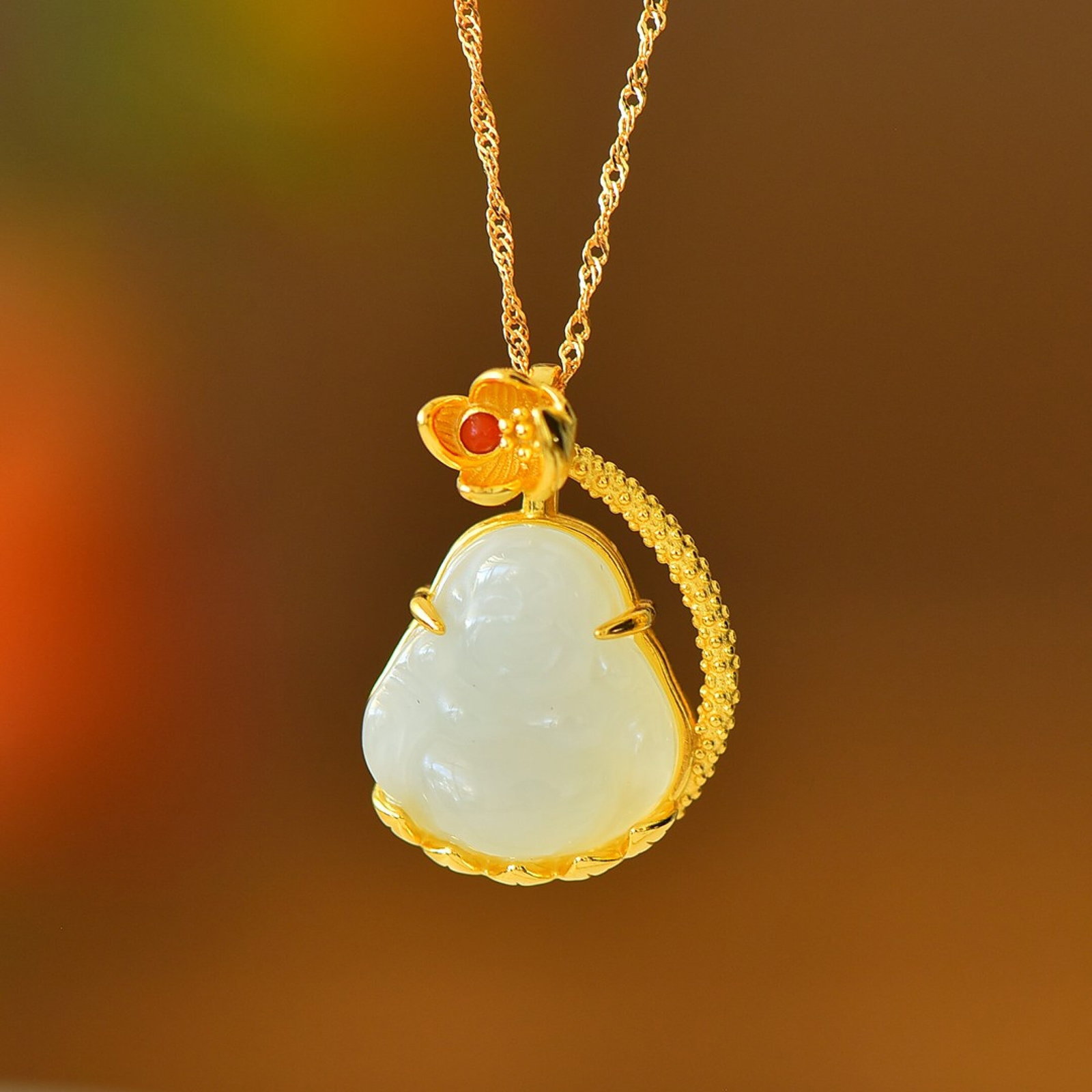 An Exquisite Sterling Silver-Gold Plated Inlaid White Jade Pendant: An Exquisite Sterling Silver-Gold Plated Inlaid White Jade Pendant,Size:16mmx18mm 纯银镀金镶白玉吊坠