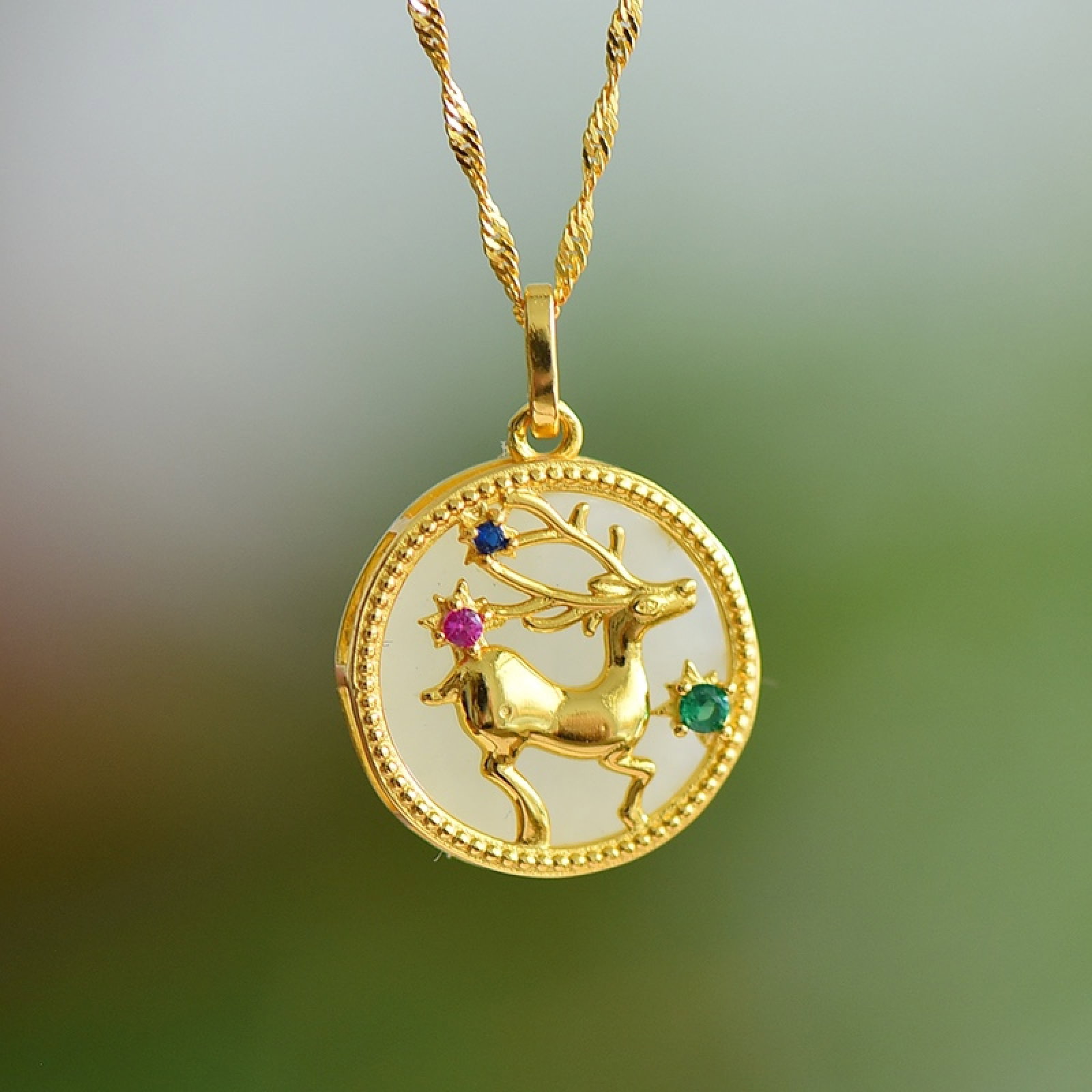An Exquisite Sterling Silver-Gold Plated Inlaid White Jade Pendant: An Exquisite Sterling Silver-Gold Plated Inlaid White Jade Pendant,Size:22mmx24mm 纯银镀金镶白玉吊坠