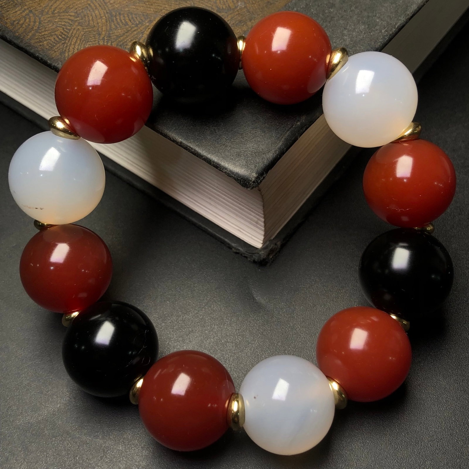 An Exquisite Agate Bracelets - 4