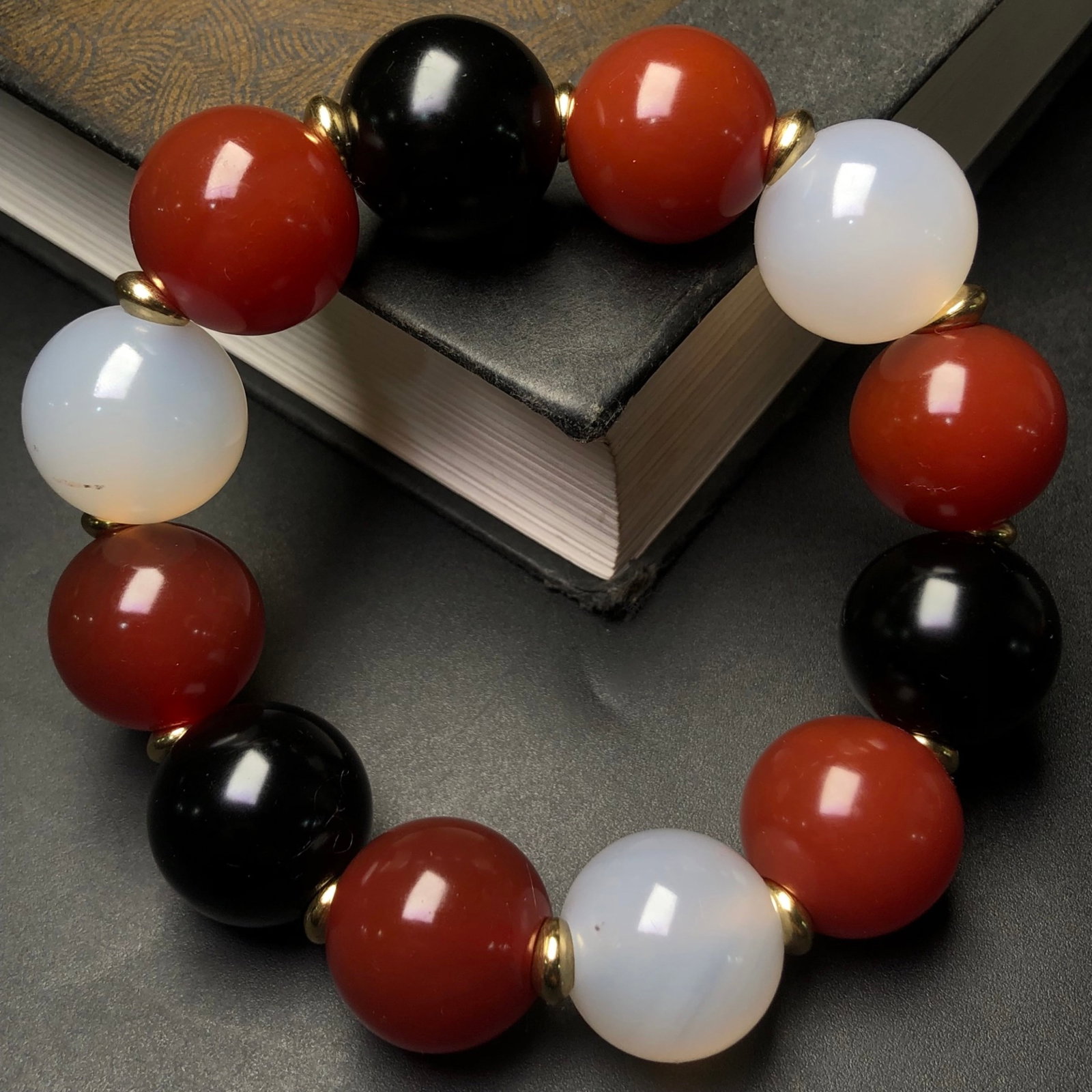An Exquisite Agate Bracelets - 6