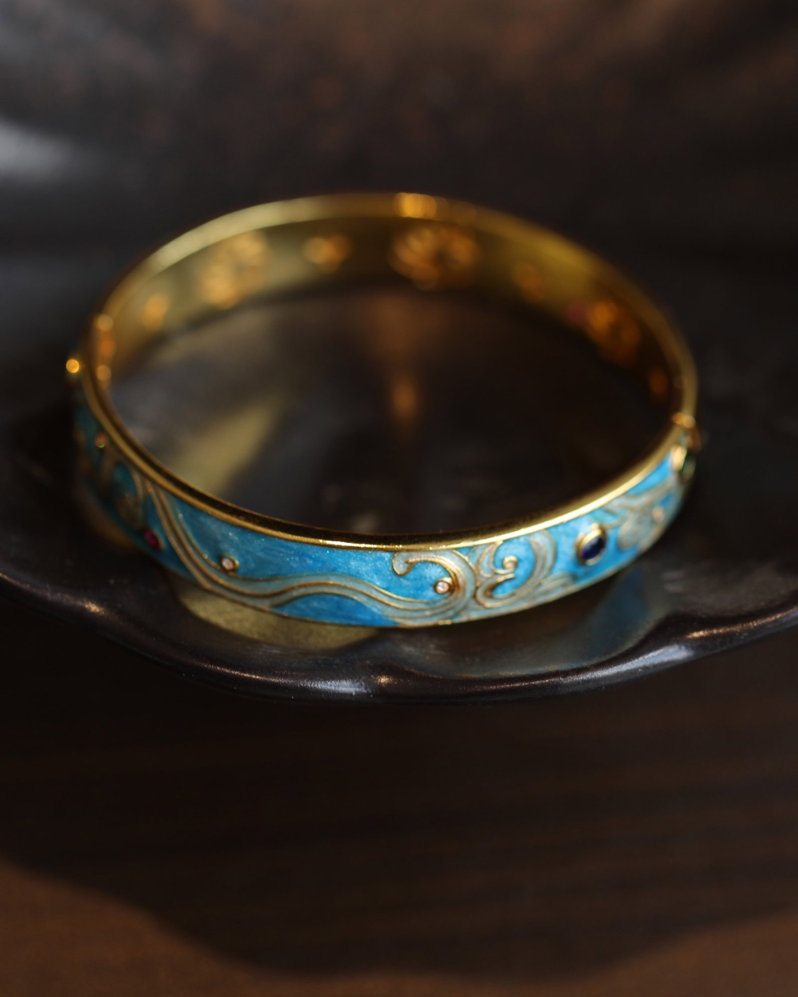 An Exquisite Gilt Enamel Bracelets,Inlaid Gems: An Exquisite Gilt Enamel Bracelets,Inlaid Gems,Size:10.5mm 鎏金珐琅手镯,嵌宝石