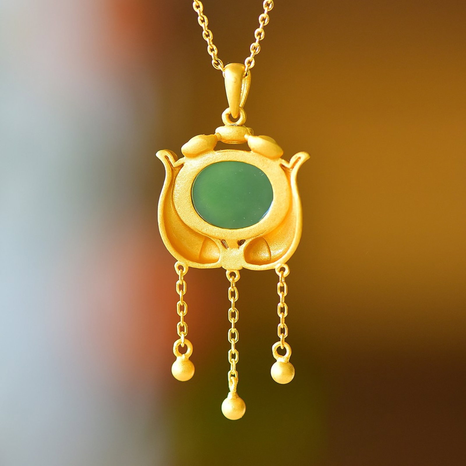 An Exquisite Sterling Silver-Gold Plated Inlaid Jasper Enamel Pendant: An Exquisite Sterling Silver-Gold Plated Inlaid Jasper Enamel Pendant 纯银镀金镶碧玉珐琅吊坠