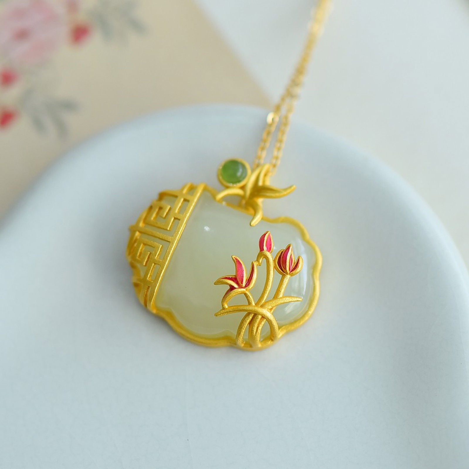 An Exquisite Sterling Silver-Gold Plated Inlaid White Jade Pendant: An Exquisite Sterling Silver-Gold Plated Inlaid White Jade Pendant 纯银镀金镶白玉吊坠