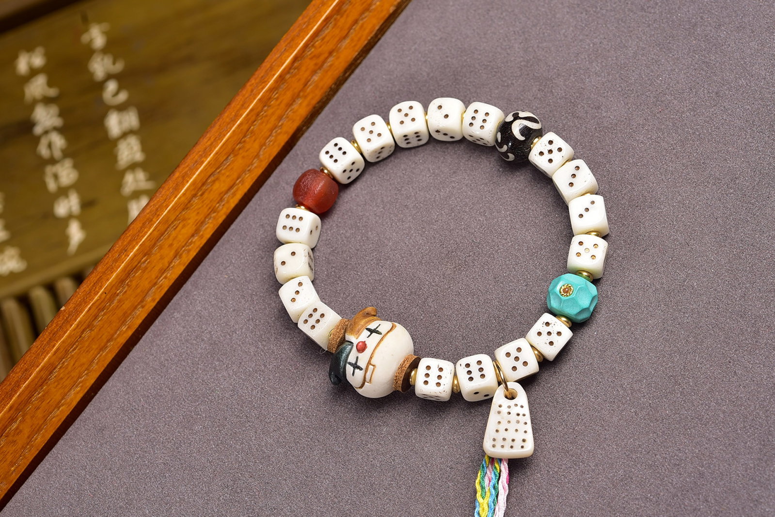 An Exquisite Dice Bracelets: An Exquisite Dice Bracelets,Size:10mm,Weight:25.7g 骰子手串