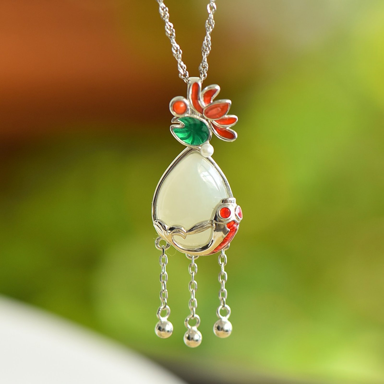 A Set of Fine Sterling Silver Inlaid White Jade Jewelry,Inlaid Pearls: A Set of Fine Sterling Silver Inlaid White Jade Jewelry,Inlaid Pearls 一套纯银镶白玉首饰，嵌珍珠