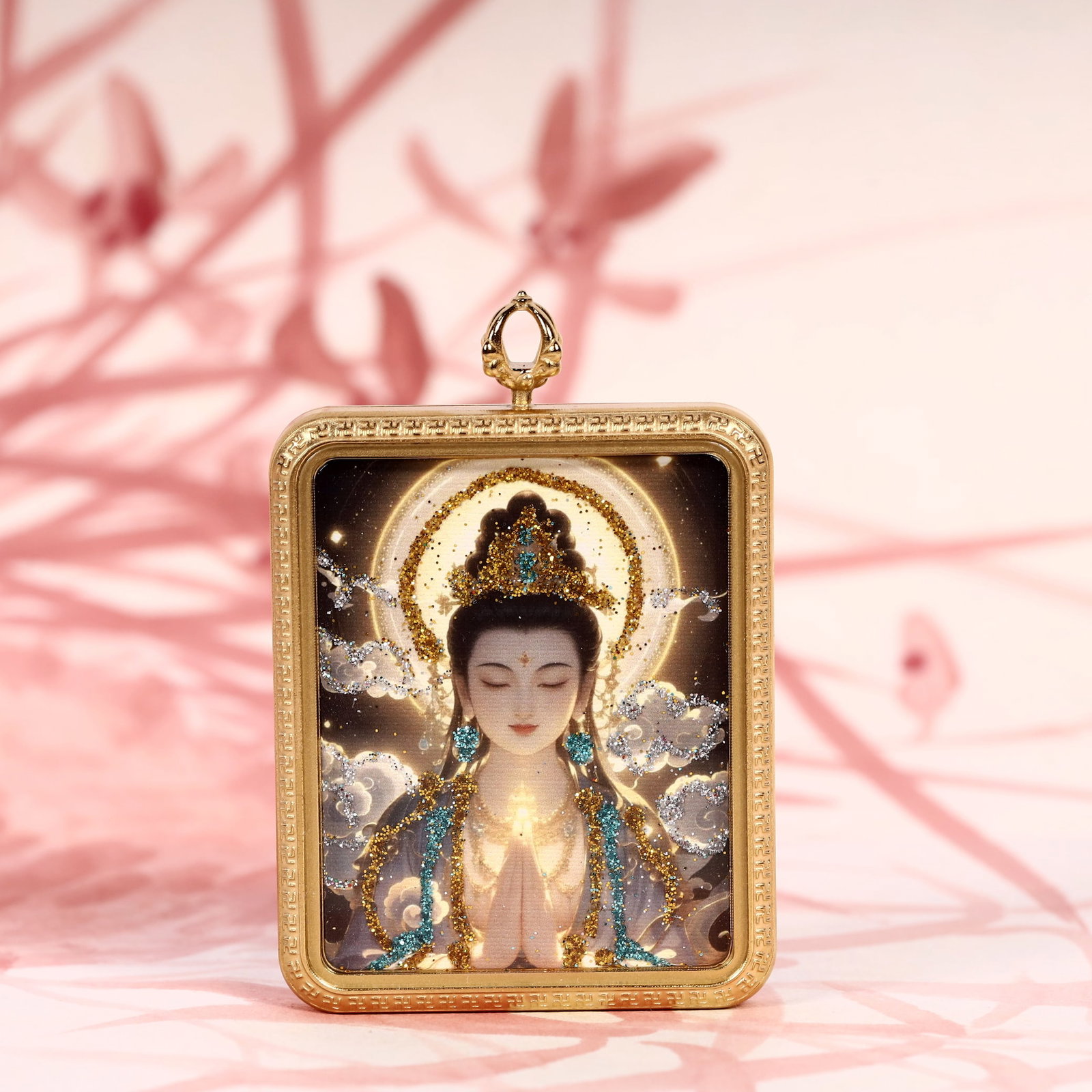 An Exquisite Painted Color Statue of Avalokitesvara Tangka: An Exquisite Painted Color Statue of Avalokitesvara Tangka,Size:2inx2.8in 彩绘观音像唐卡