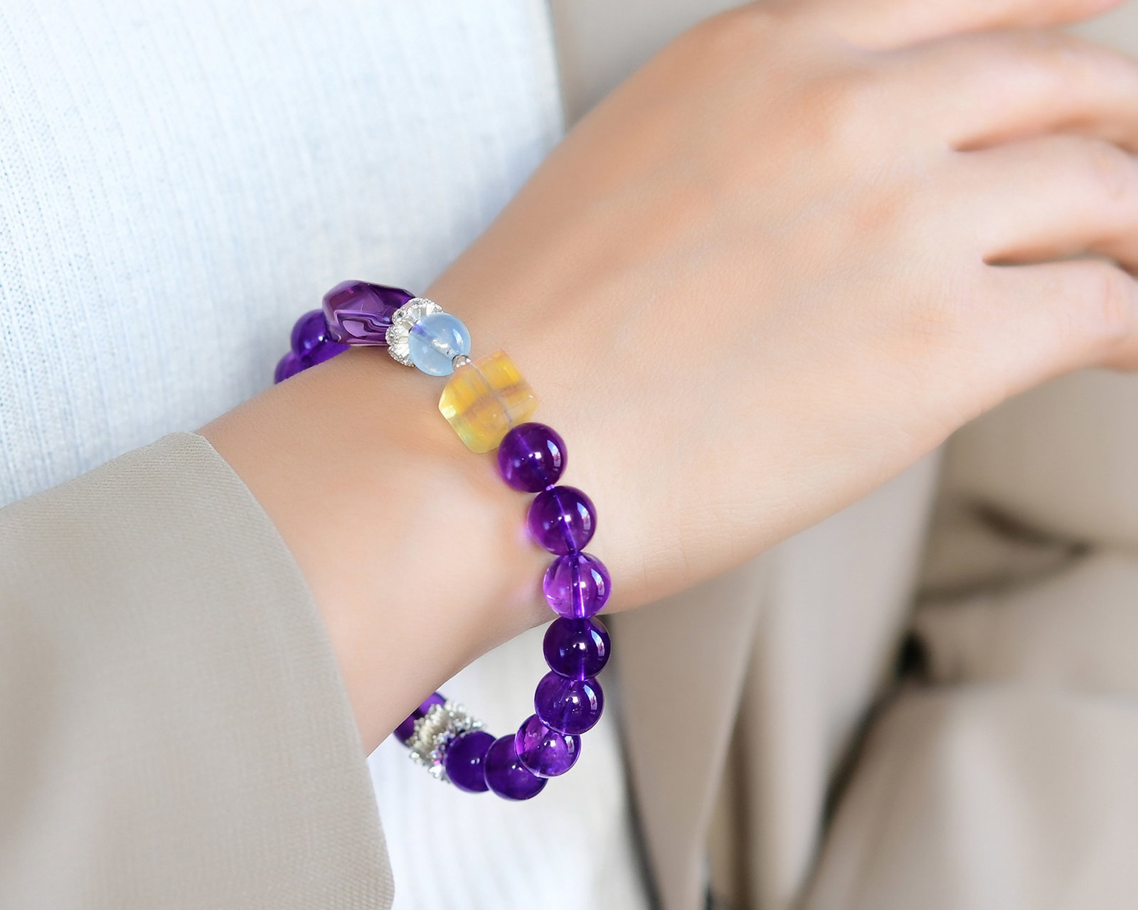 An Exquisite Crystal Bracelets - 6