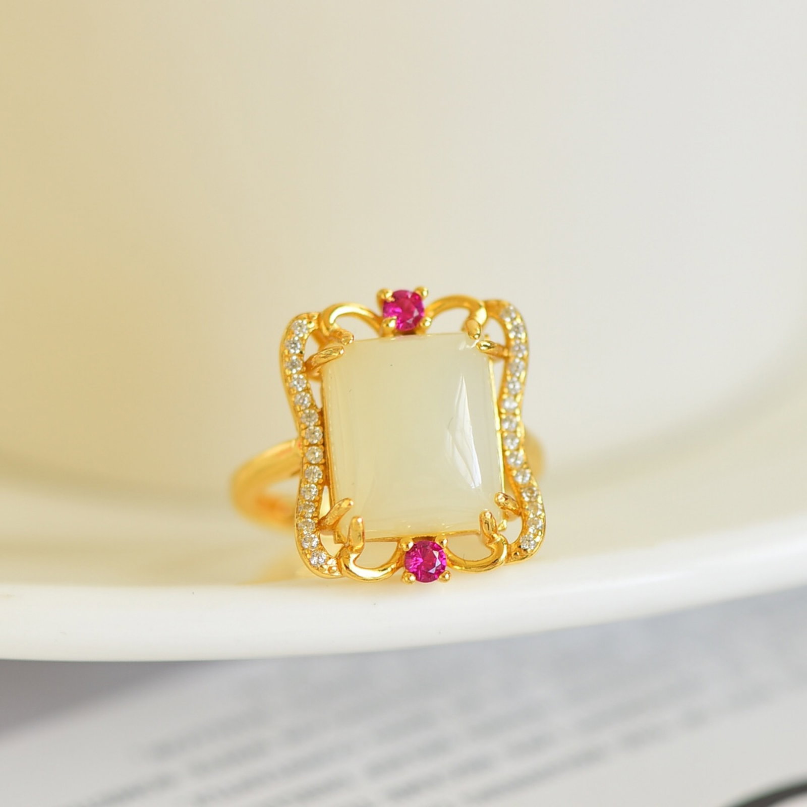 An Exquisite Sterling Silver-Gold Plated Inlaid White Jade Ring,Inlaid Diamond: An Exquisite Sterling Silver-Gold Plated Inlaid White Jade Ring,Inlaid Diamond,Size:10mmx12mm 纯银镀金镶白玉戒指,嵌钻石
