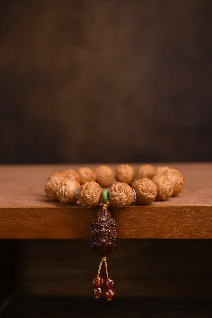A Exquisite WalnutBracelet - 3