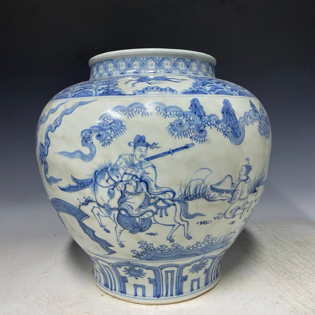 A Exquisite Blue and White Figures Pattern Jar (1 of 9)