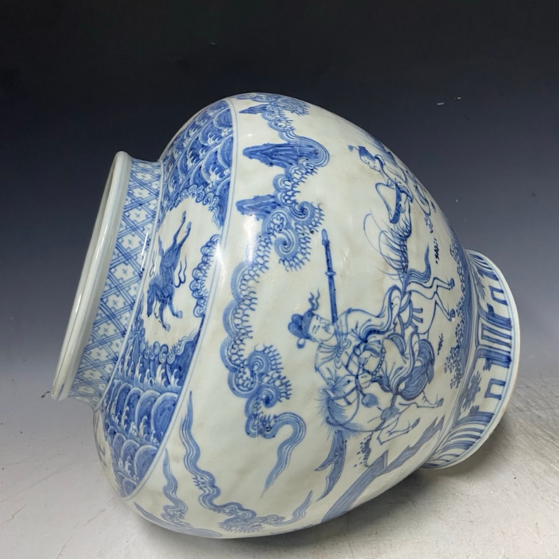 A Exquisite Blue and White Figures Pattern Jar - 7