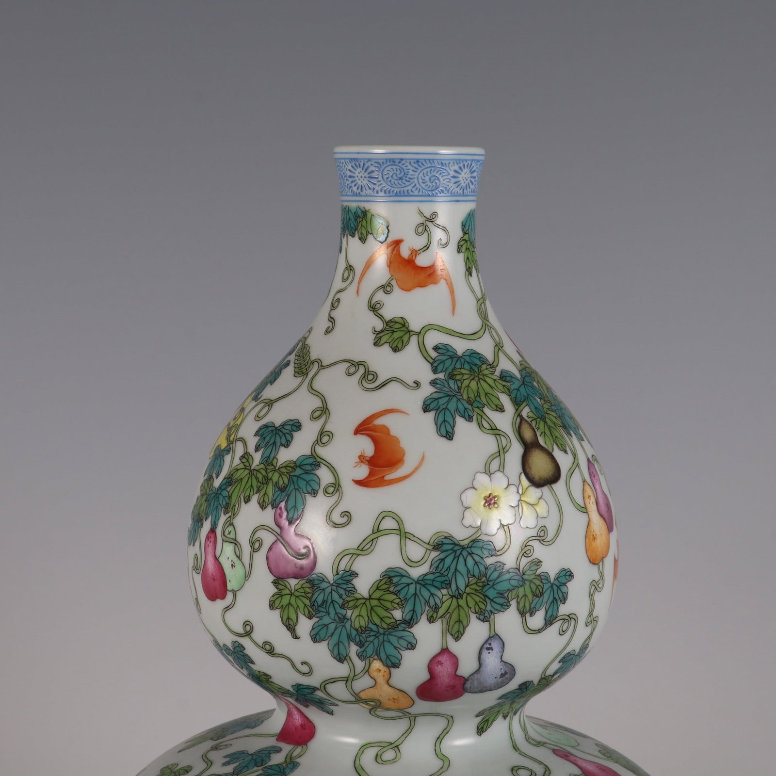 A Exquisite Enamel Gourd Pattern Vase - 3