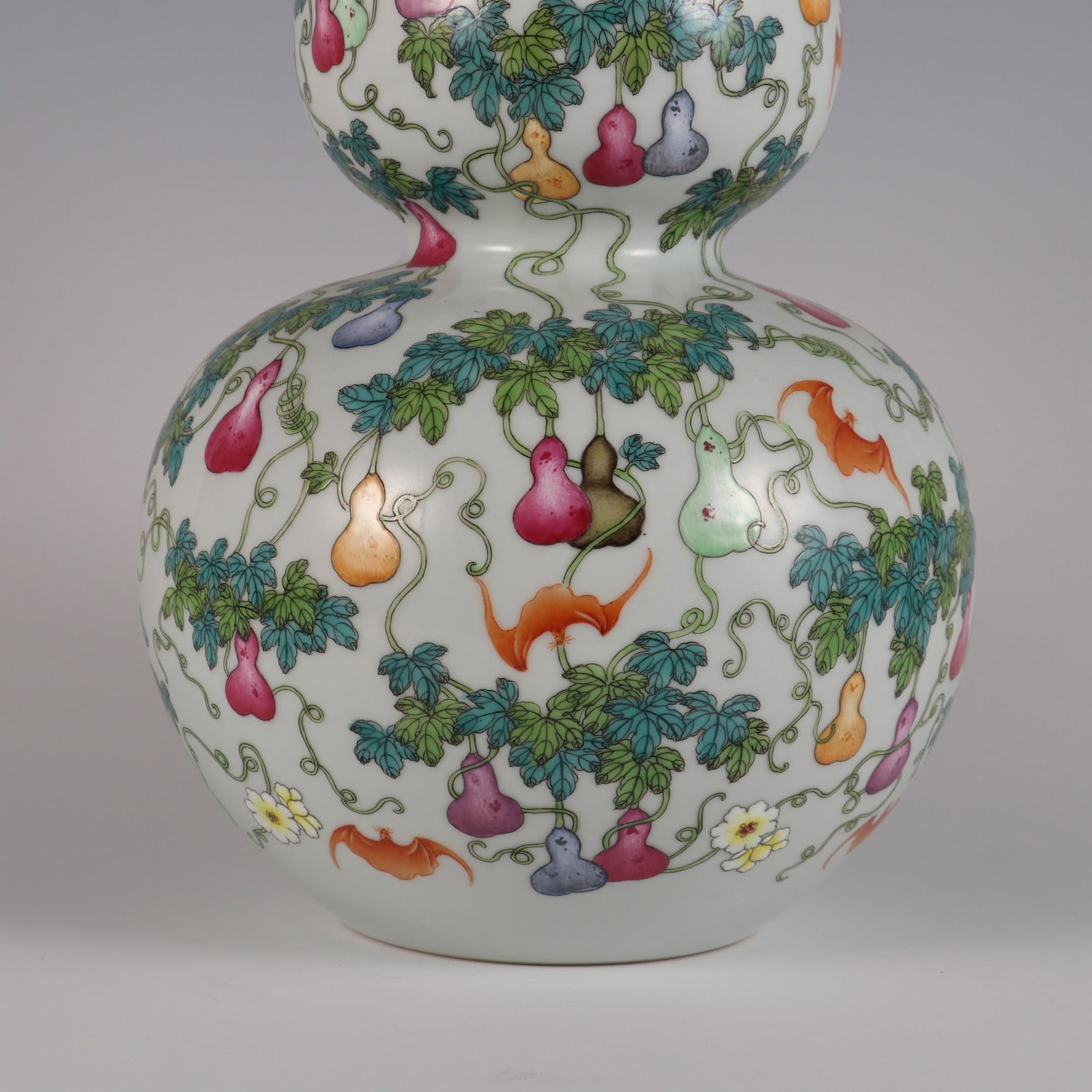 A Exquisite Enamel Gourd Pattern Vase - 4
