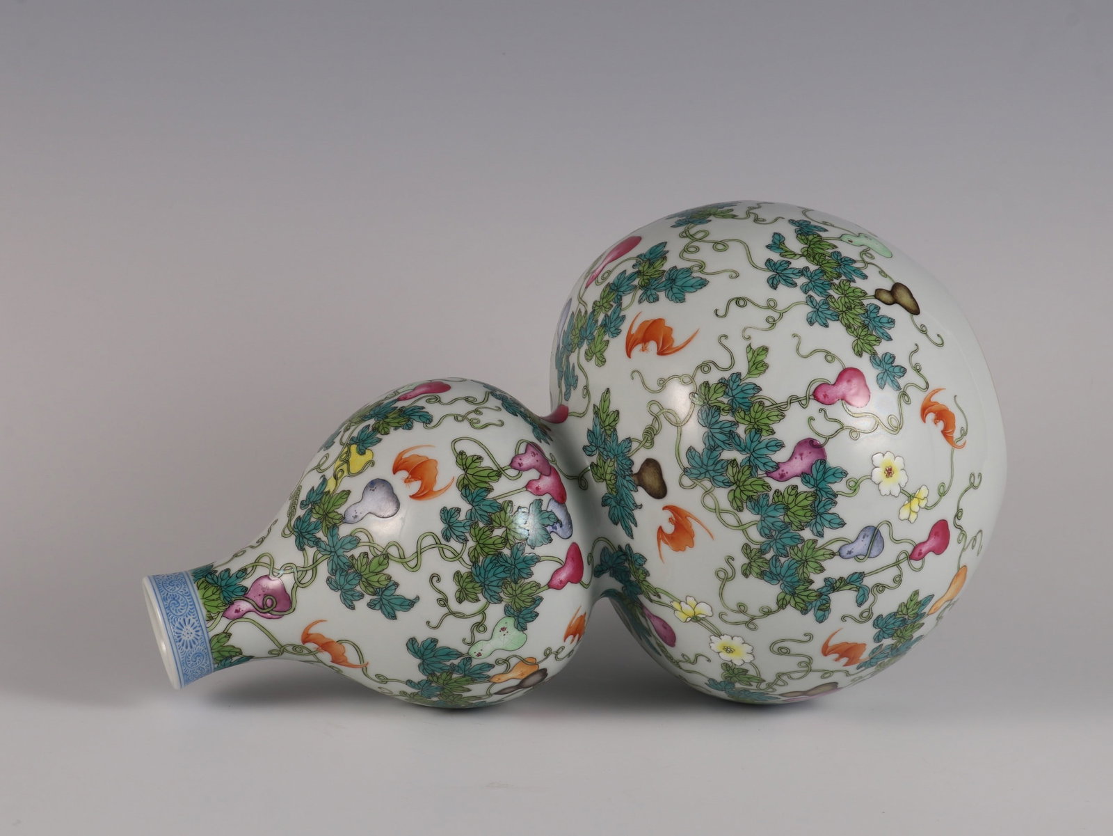 A Exquisite Enamel Gourd Pattern Vase - 5