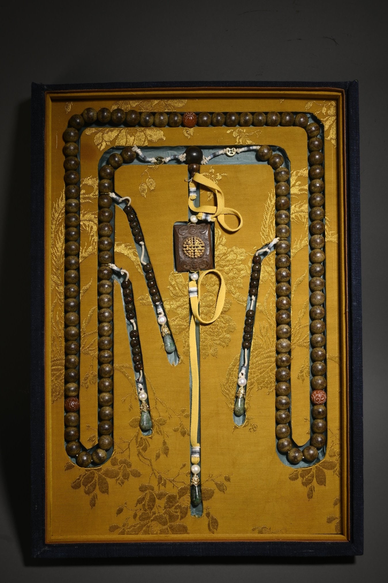 A Exquisite Eaglewood Jewelry: A Exquisite Eaglewood Jewelry,Qing Dynasty, China,Size:0.6in,Weight:220g 沉香木首饰,中国清代