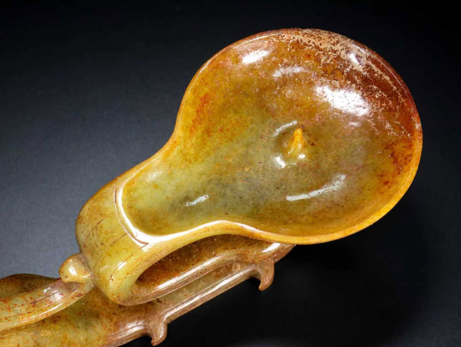 An Exquisite White Jade Dragon Pattern Candlestick - 5