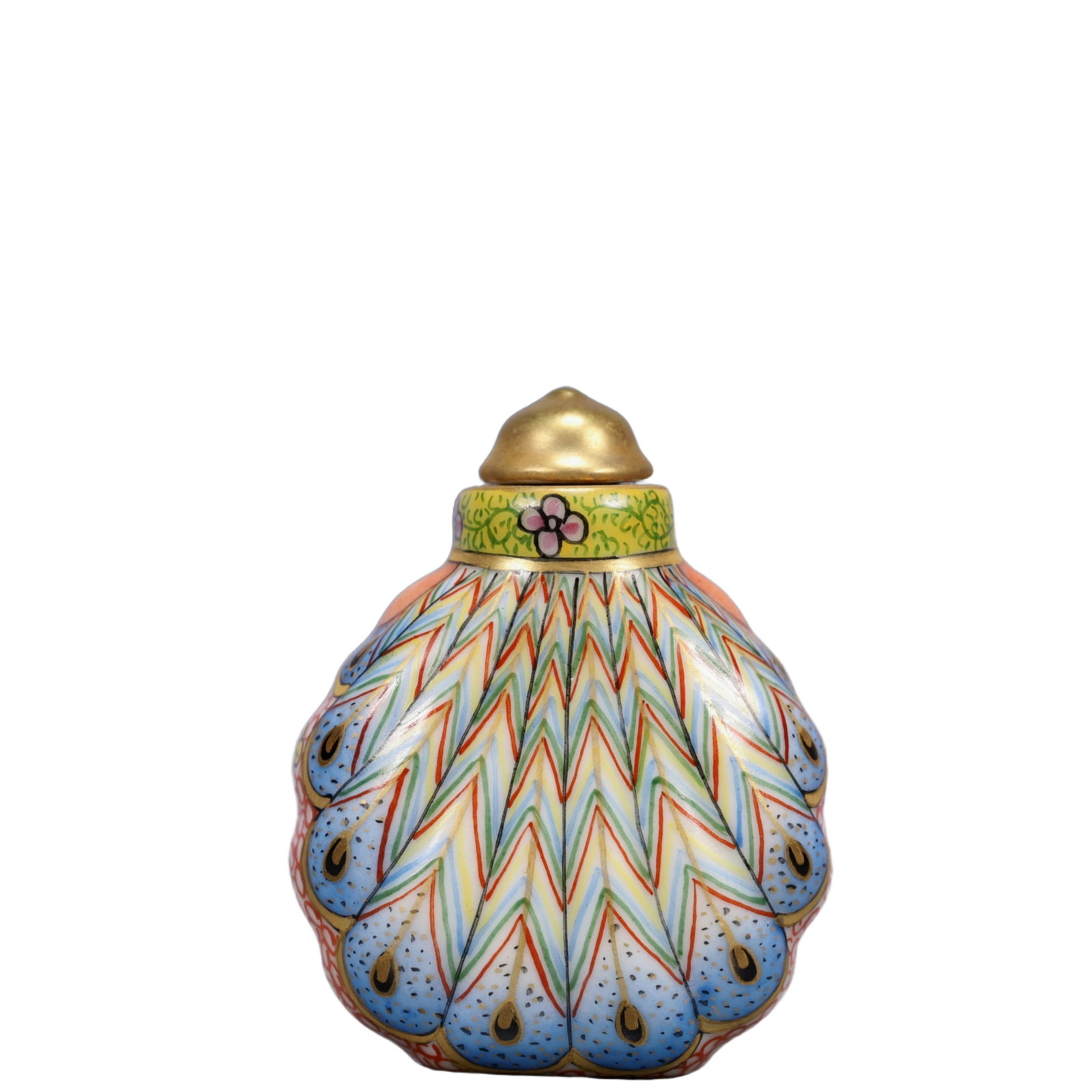 An Exquisite Famille-Rose Peacock Pattern Snuff Bottle: An Exquisite Famille-Rose Peacock Pattern Snuff Bottle,Qing Dynasty, China,Qianlong Four-character Mark,Size:1.6inx0.8inx2.1in,Weight:35g A粉彩孔雀纹鼻烟ã