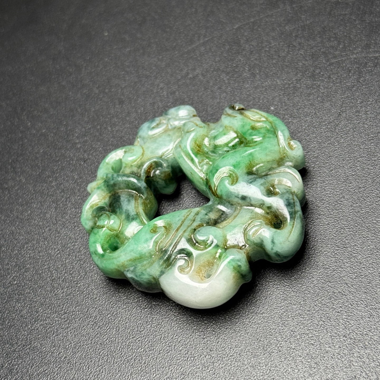 An Exquisite Jadeite Dragon Pattern Pendant - 4