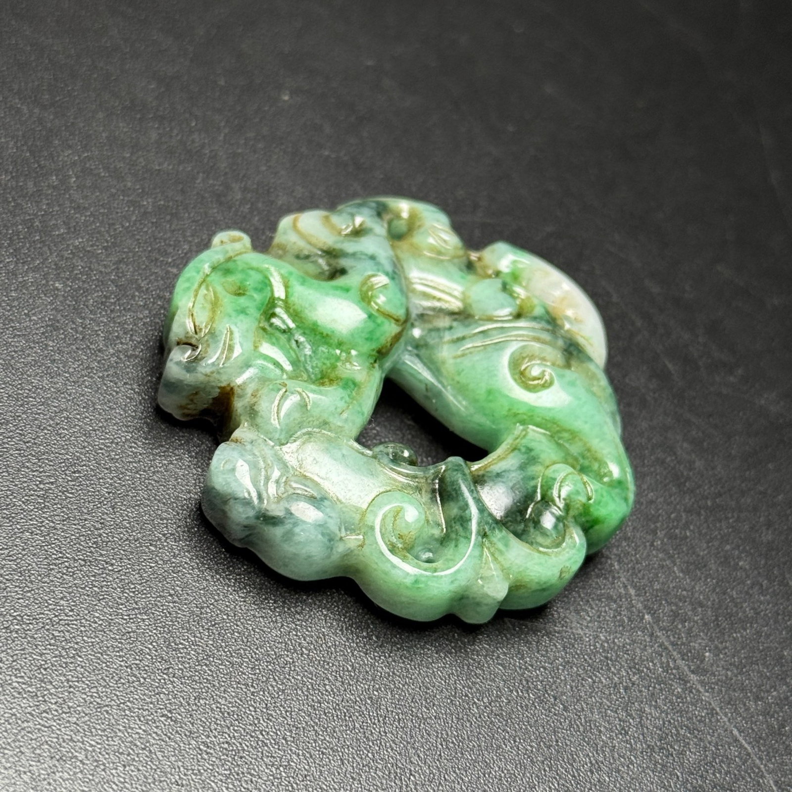 An Exquisite Jadeite Dragon Pattern Pendant - 5