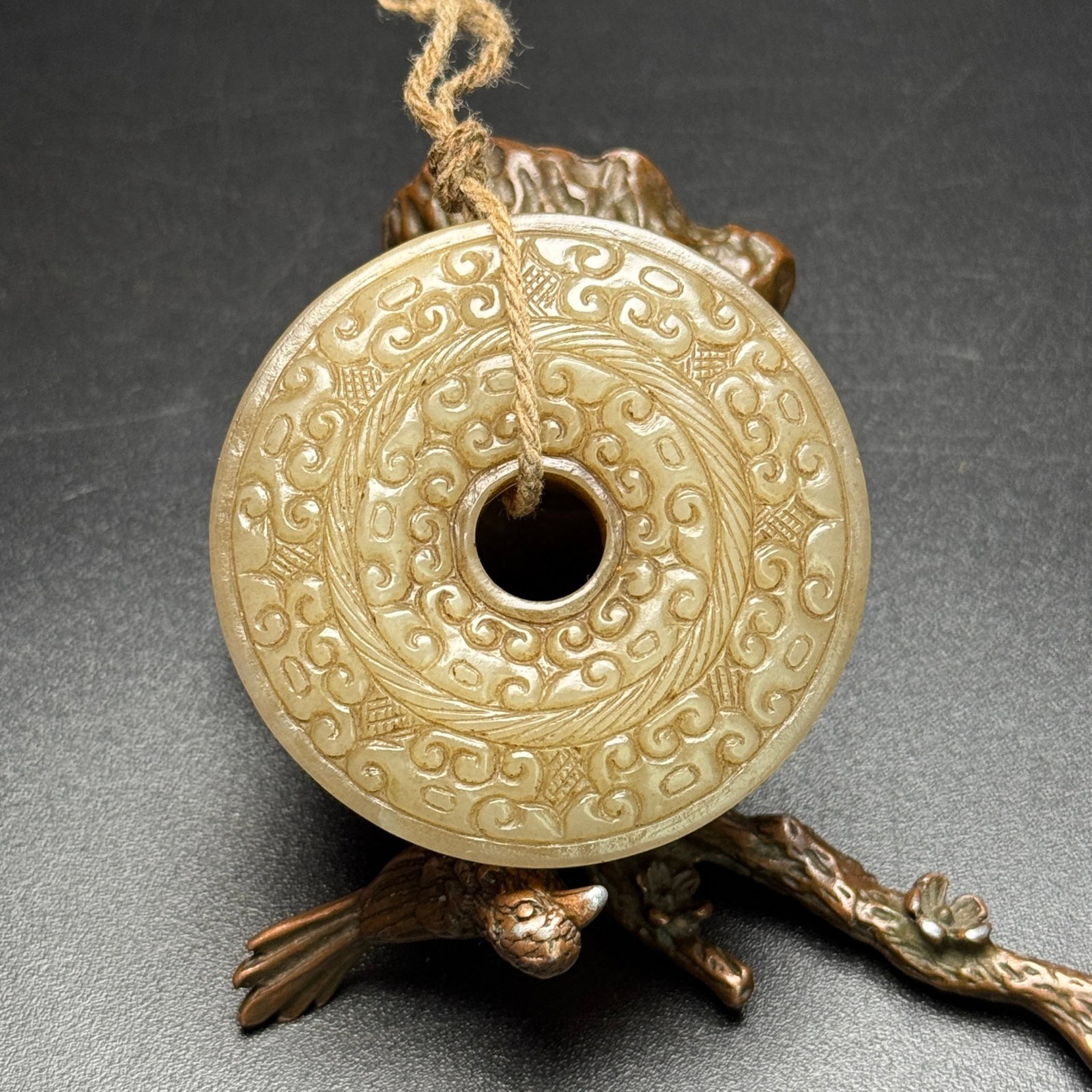 An Exquisite White Jade Ruyi Pattern Pendant: An Exquisite White Jade Ruyi Pattern Pendant,Qing Dynasty,China,Size:53mmx11mm,Total Weight:55g 白玉如意纹挂件,中国清代