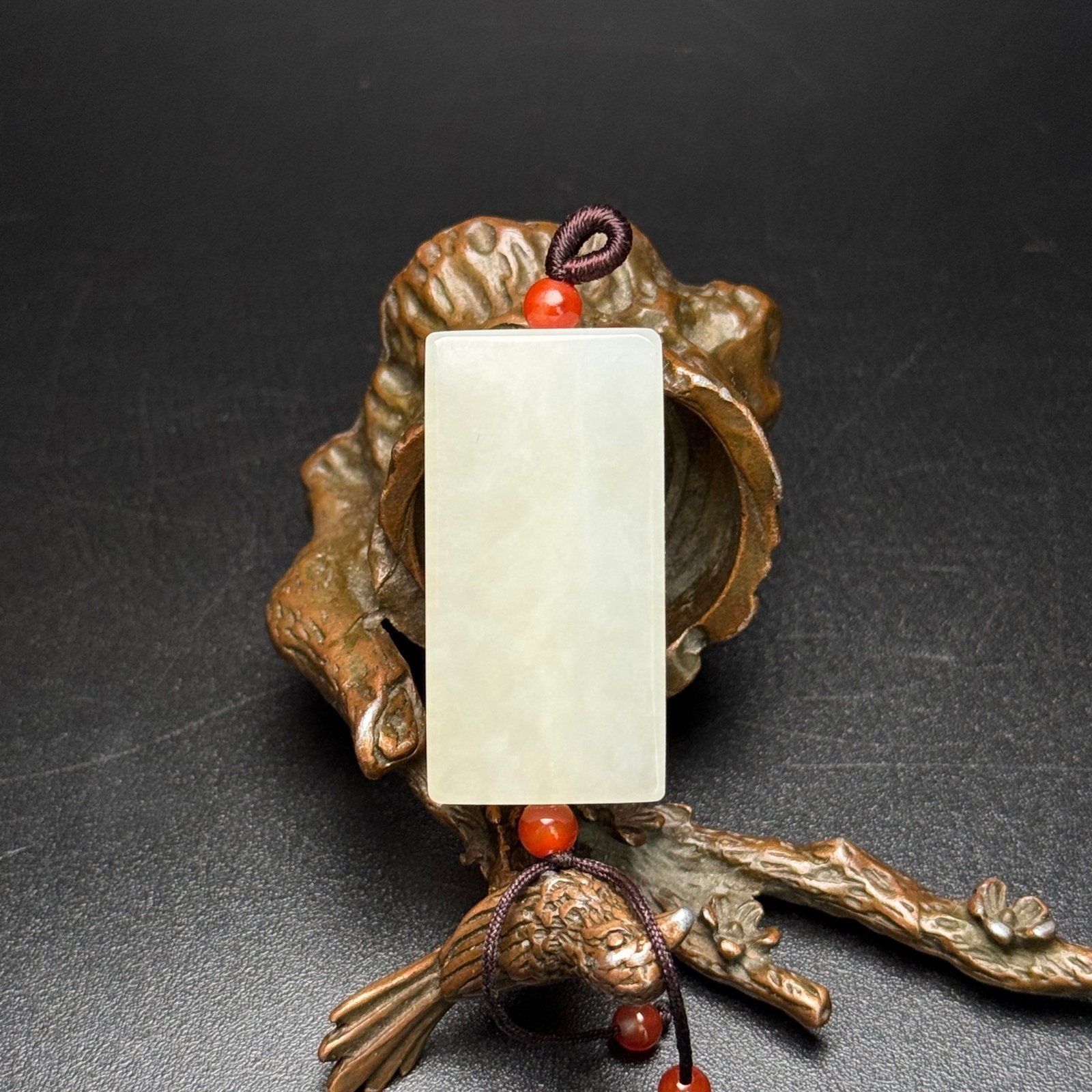 An Exquisite White Jade Pendant: An Exquisite White Jade Pendant,Qing Dynasty,China,Size:39mmx20mmx10mm,Weight:24g 白玉挂件,中国清代
