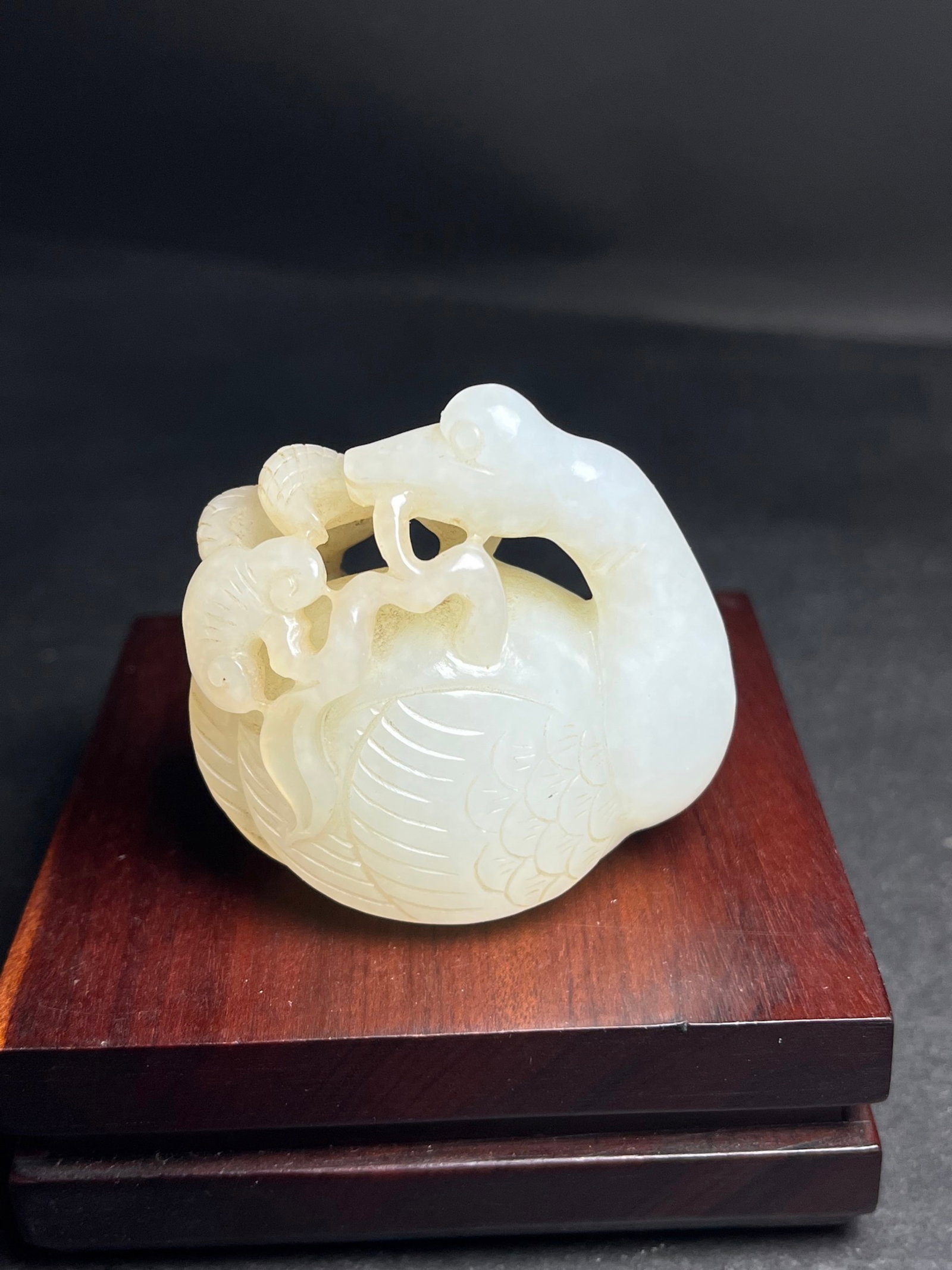 An Exquisite White Jade Goose Hand Piece: An Exquisite White Jade Goose Hand Piece,Qing Dynasty,China,Size:49mmx38mmx41mm,Weight:90g 白玉鹅手把件,中国清代